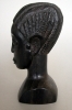 beeld-gezicht-met-ingevlochten-haar---houten-beeld