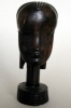 beeld-gezicht-met-artistiek-haar---houten-beeld