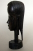 beeld-gezicht-met-artistiek-haar---houten-beeld