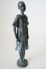beeld-meisje-met-jurk-brons-beeldje