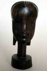 beeld-gezicht-met-artistiek-haar---houten-beeld